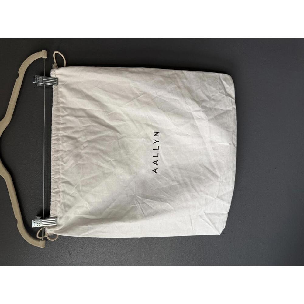 Aallyn White Drawstring Dust Bag